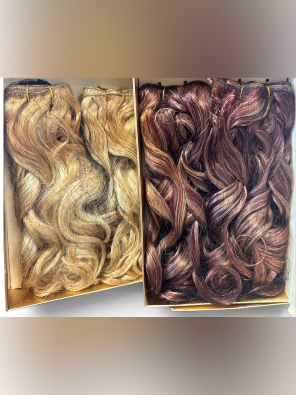 2 packs Zury Ultra Tango 100% Human Hair Extensions
2 boxes of 100% human hair e